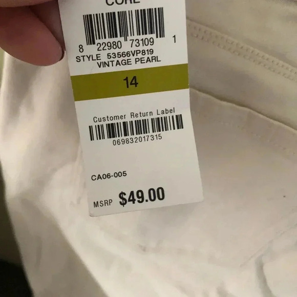 Style &Co stretch pants - Picture 4 of 4